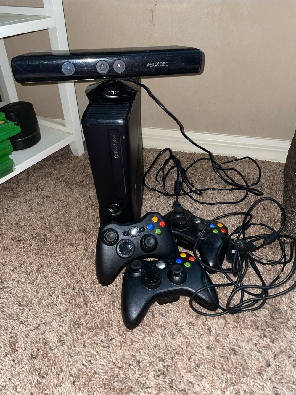Microsoft Xbox 360 Console Bundle with Kinect - Black